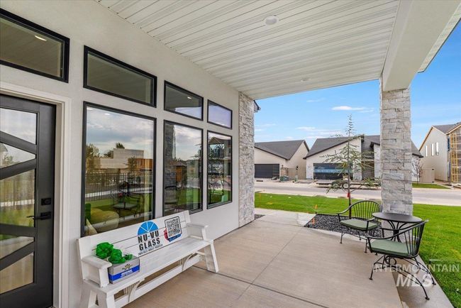 View of covered porch | Image 38