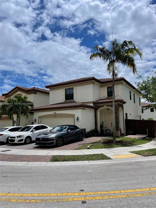 10086 Nw 89th Ter, Doral, FL, 33178-2744 | Card Image