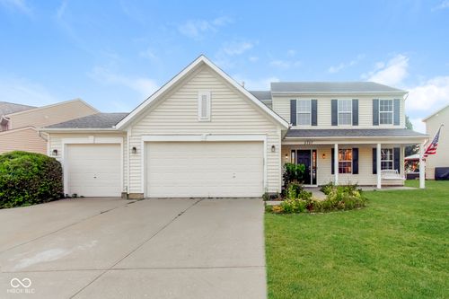 5757 Columbia Cir, Greenwood, IN, 46142-9135 | Card Image