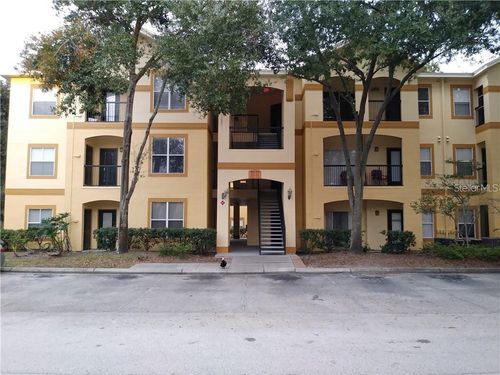 305-5620 Pinnacle Heights Cir, TAMPA, FL, 33624-4014 | Card Image