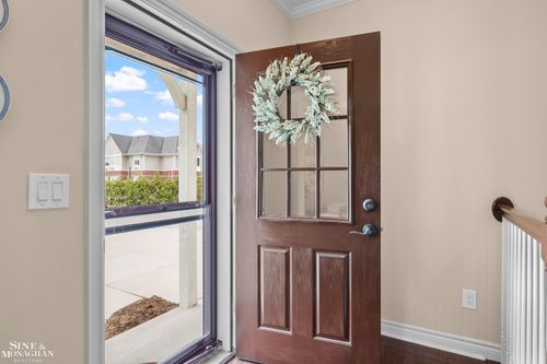 32 River Ln, Grosse Pointe Woods, MI, 48236-0018 | Card Image