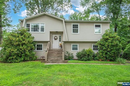 21 Hall Ave, Denville, NJ, 07834-2636 | Card Image