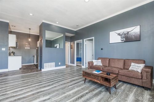 212-1523 S 10th St, Saint Louis, MO, 63104-3736 | Card Image