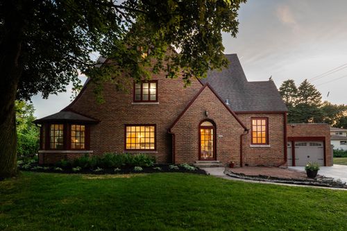 3101 N 103rd St, Wauwatosa, WI, 53222-3319 | Card Image