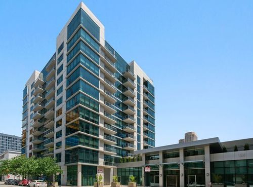 706b-123 S Green St, Chicago, IL, 60607-3496 | Card Image