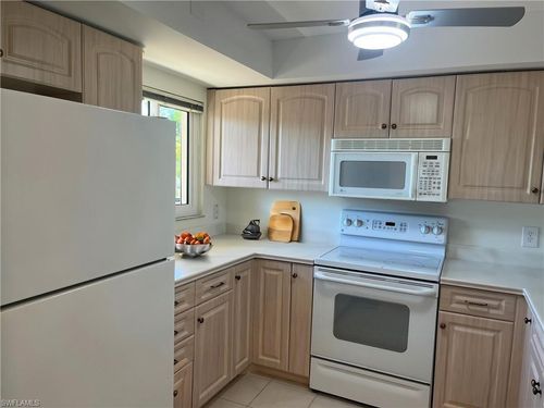 apt-202-7402 Lake Breeze Dr, FORT MYERS, FL, 33907-8019 | Card Image