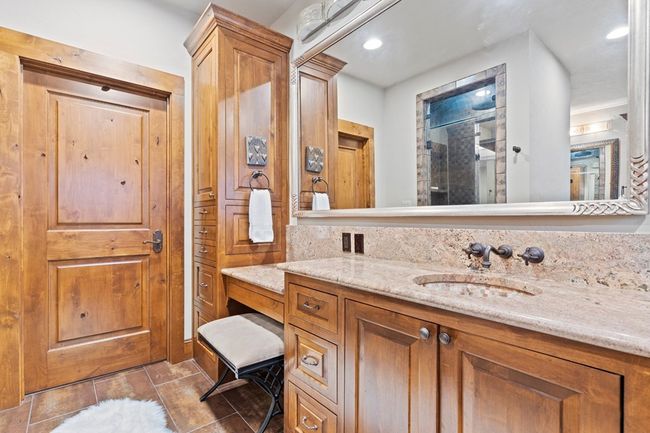 556 Cliff View Loop, Home with 6 bedrooms, 7 bathrooms and null parking in Harper TX | Image 38