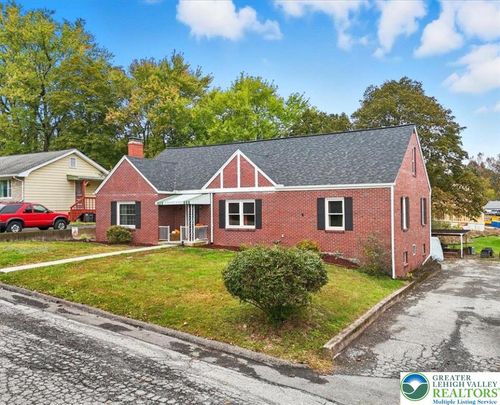 18 Cumberland Ave, Tamaqua, PA, 18252-4505 | Card Image