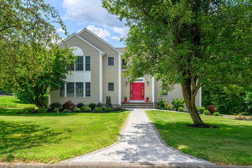 20 Laura Dr, Danbury, CT, 06811-3293 | Card Image