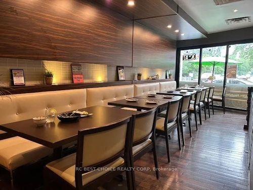 3032 Dundas St W, Toronto, ON, M6P1Z3 | Card Image