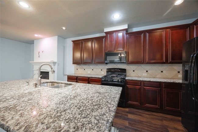 8901 Whitehead St, Townhouse with 4 bedrooms, 3 bathrooms and null parking in McKinney TX | Image 12