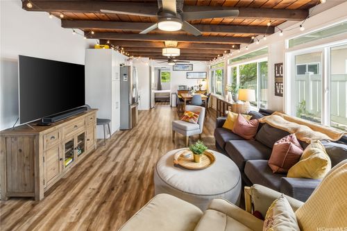 45-340 Lehuuila St, Kaneohe, HI, 96744-2323 | Card Image