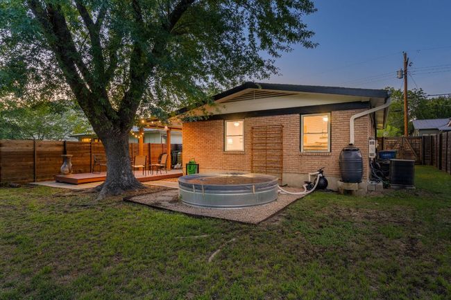 1807 Madison Ave, House other with 3 bedrooms, 1 bathrooms and 2 parking in Austin TX | Image 4