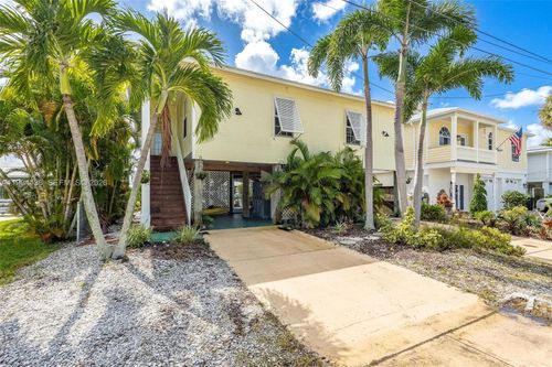 2761 Geary St, MATLACHA, FL, 33993-9724 | Card Image