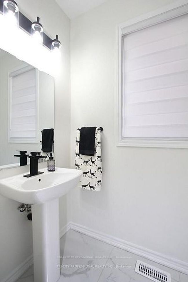 16 Dolucci Cres, House other with 4 bedrooms, 3 bathrooms and 2 parking in Brampton ON | Image 34