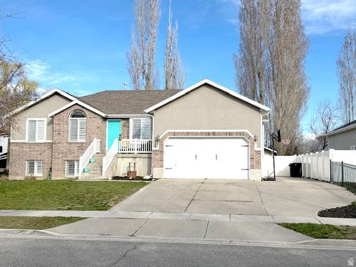 1926 N 2530 W, Clinton, UT, 84015-8488 | Card Image