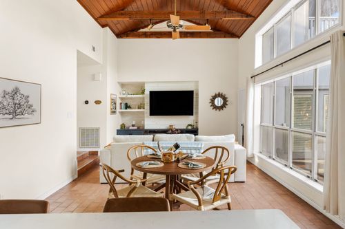 42 La Buena Vista Dr, Wimberley, TX, 78676-3630 | Card Image