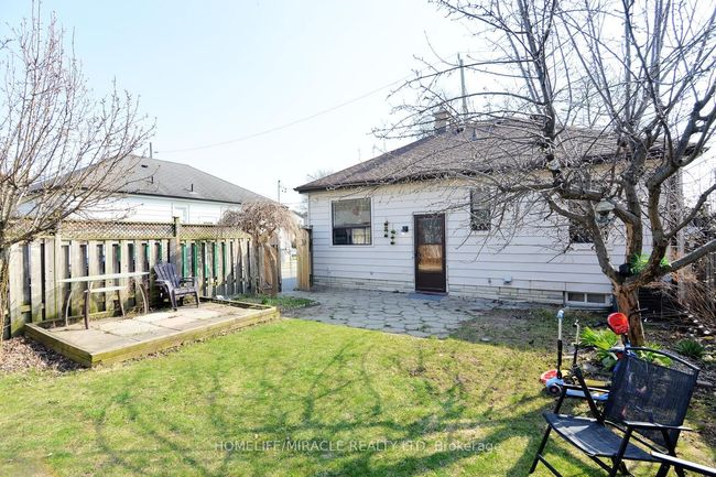 7 Sophia St, House other with 3 bedrooms, 2 bathrooms and 4 parking in Brampton ON | Image 42