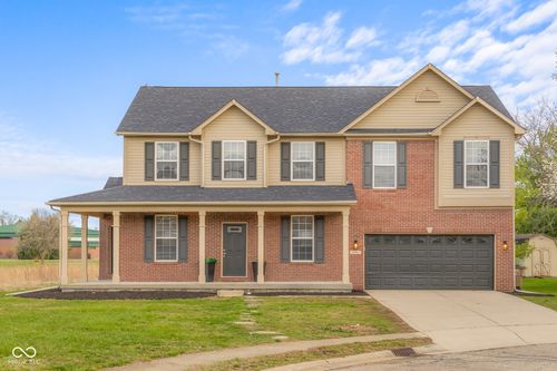 1911 St James Pl, Columbus, IN, 47201-2807 | Card Image