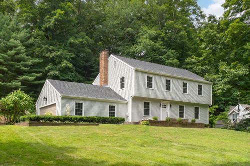 910 Goose Ln, Guilford, CT, 06437-2110 | Card Image