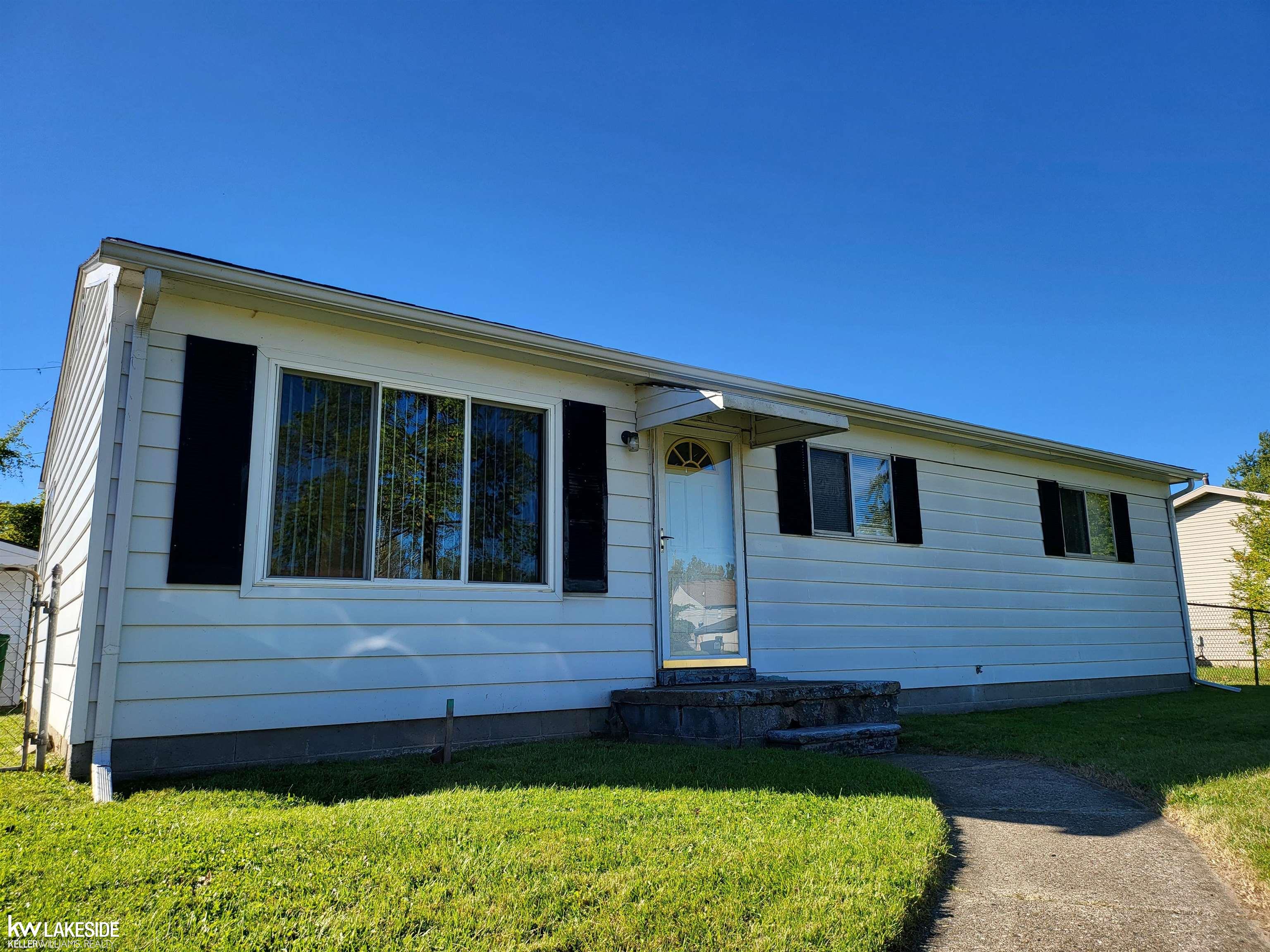 Floyd St, Clinton Township, MI 48035