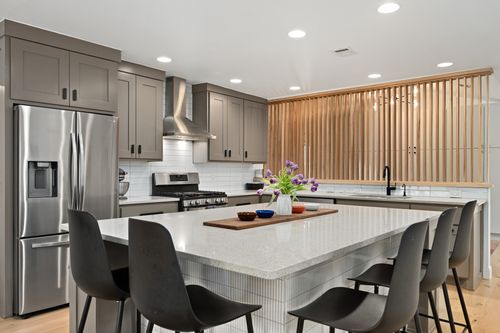 1713 Madison Ave, Austin, TX, 78757-1812 | Card Image