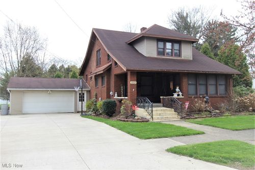 1402 W Market St, Orrville, OH, 44667-1714 | Card Image
