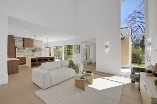 1310 Cullen Ave, Austin, TX, 78757-1906 | Card Image