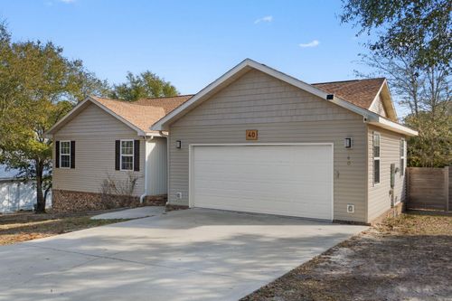 40 Hidden Lakes Trl, Defuniak Springs, FL, 32433-3204 | Card Image
