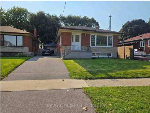 9 Tralee Ave, Scarborough, ON, M1G3E3 | Card Image