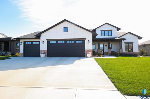 5509 E Canter Ridge Cir, Sioux Falls, SD, 57110-6853 | Card Image
