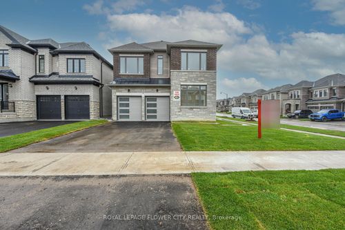 2 Dolomite Dr, Brampton, ON, L6P4R6 | Card Image