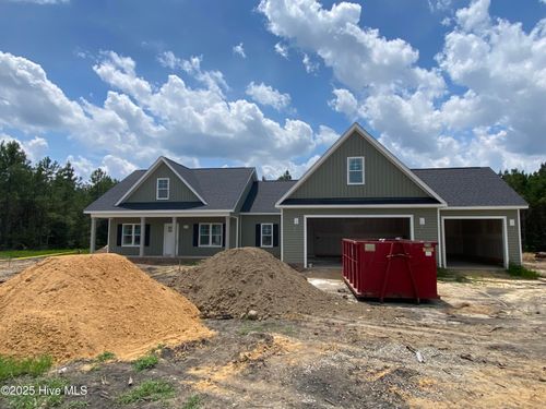 110 Rae Dr, Pikeville, NC, 27863-4702 | Card Image