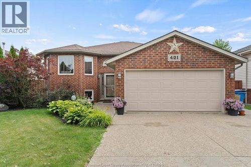 421 Mclellan, Amherstburg, ON, N9V4C8 | Card Image