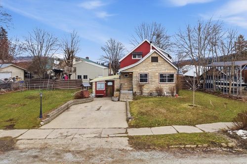 220 S Warren Ave, Newport, WA, 99156-7002 | Card Image