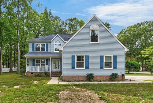 102 Sherwood Ln, Smithfield, VA, 23430-6058 | Card Image