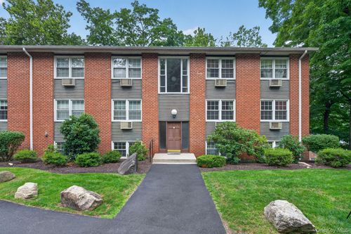 v-4 Dove Ct, Croton On Hudson, NY, 10520-1636 | Card Image