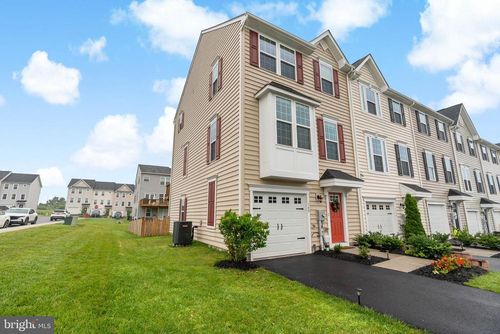 140 Quebec Ct, FALLING WATERS, WV, 25419-1819 | Card Image