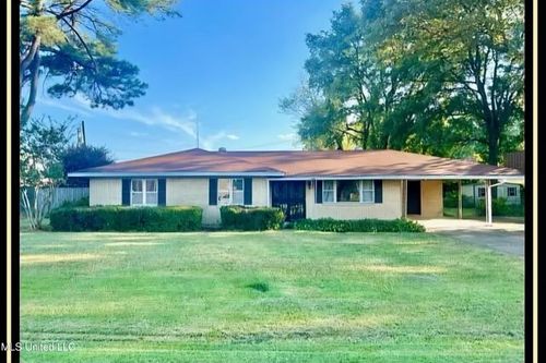 214 Georgia St, Batesville, MS, 38606-1904 | Card Image