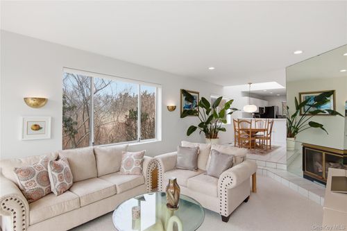 1-23 Library Ave, Westhampton Beach, NY, 11978-2687 | Card Image