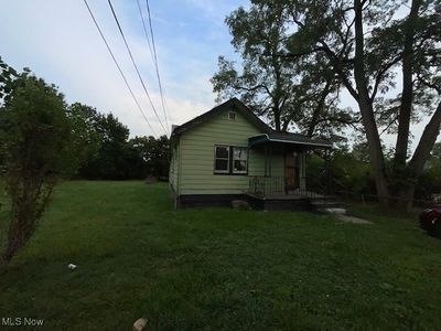 4683 E 147th Street, House other with 3 bedrooms, 1 bathrooms and null parking in Cleveland OH | Image 2