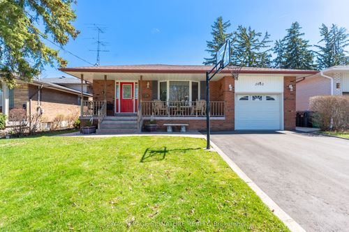 2002 Ingledale Rd, Mississauga, ON, L5J2H2 | Card Image