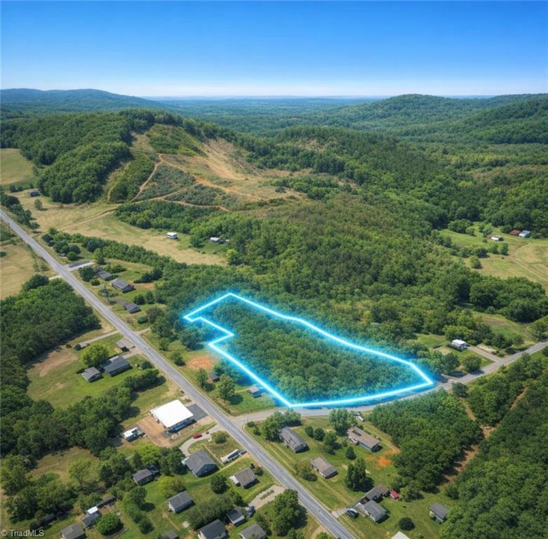 Land in Jonesville 4