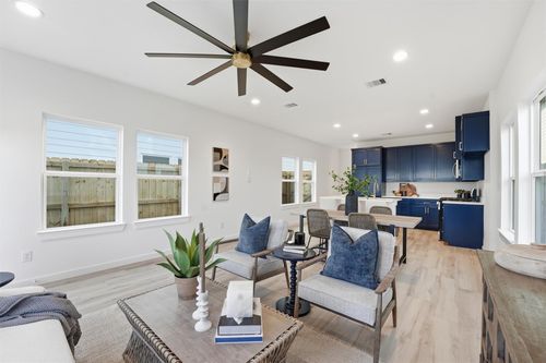 528 N 4th St, La Porte, TX, 77571-3308 | Card Image