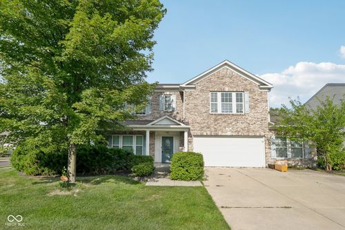 561 Plainville Dr, Westfield, IN, 46074-8557 | Card Image