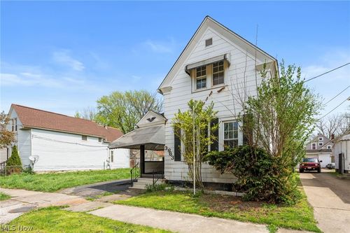 3663 E 54th Street, Cleveland, OH, 44105 | Card Image