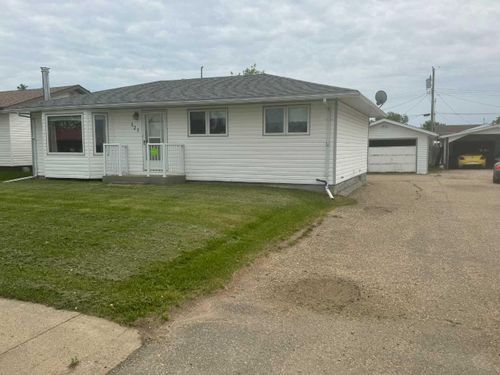 121 2 Ave Sw, Falher, AB, T0H1M0 | Card Image