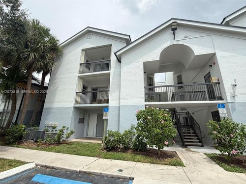 504-7650 Westwood Dr, Tamarac, FL, 33321-2351 | Card Image