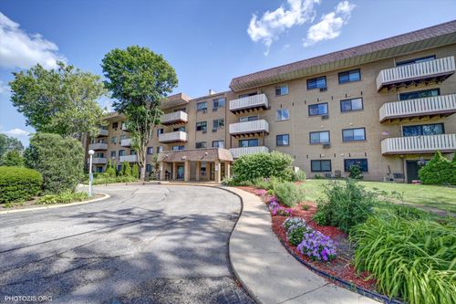 apt-300-290 N Westgate Rd, Mount Prospect, IL, 60056-2664 | Card Image