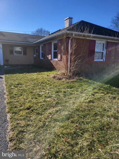 32 Midfield Ln, WILLINGBORO, NJ, 08046-2944 | Card Image